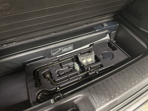 Used 2019 Toyota Highlander Limited w/ Protection Package #3 image 35