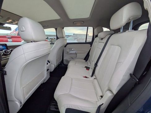 Used 2020 Mercedes-Benz GLB 250 4MATIC image 12