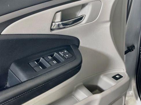 Used 2021 Honda Pilot EX image 17