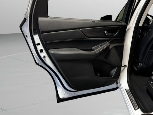 Certified 2023 Acura MDX SH-AWD w/ Advance Package image 14
