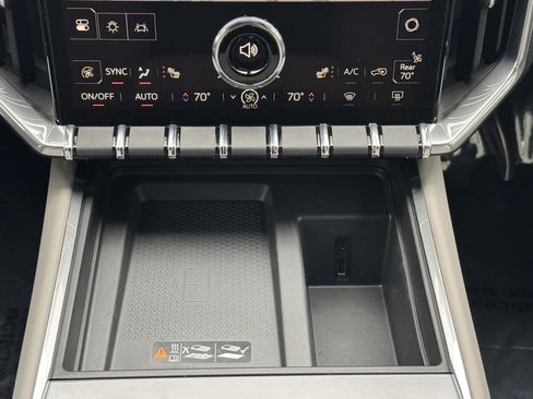 New 2025 GMC Acadia Elevation image 37