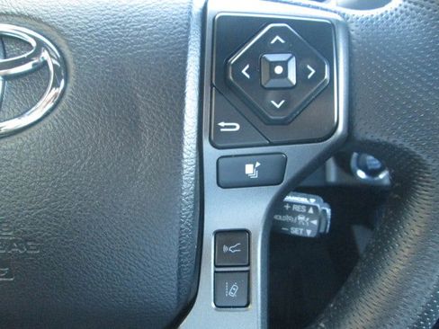 Used 2021 Toyota Tacoma TRD Off-Road image 20