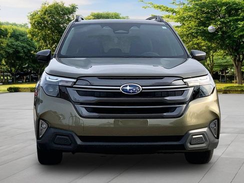 Used 2025 Subaru Forester Premium w/ Convenience Package #1 AWD/4WD image 2