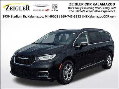 Certified 2023 Chrysler Pacifica Limited