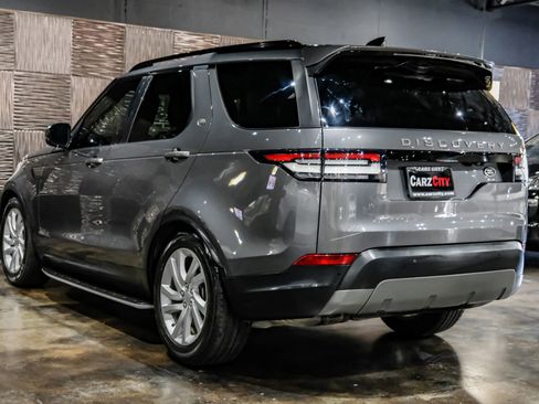 Used 2018 Land Rover Discovery SE AWD/4WD image 11