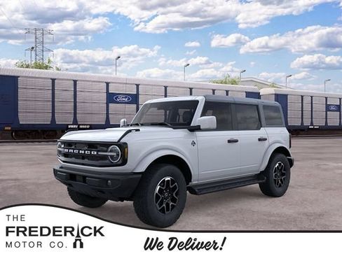 New 2026 Ford Bronco Outer Banks AWD/4WD image 1
