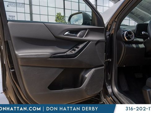 Used 2025 Chevrolet Equinox LT FWD image 17