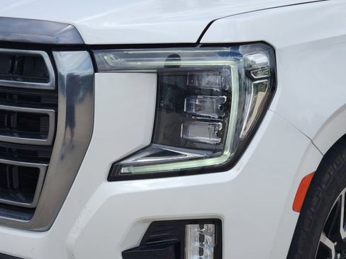 Used 2022 GMC Yukon XL AT4 AWD/4WD image 9