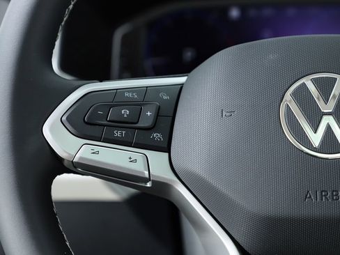 New 2026 Volkswagen Taos SEL image 21