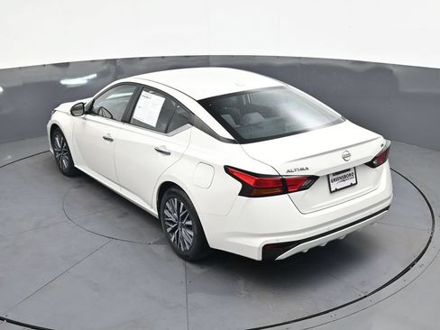Used 2023 Nissan Altima 2.5 SV FWD image 37