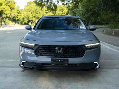 Used 2023 Honda Accord Touring image 3