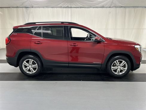 Used 2019 GMC Terrain SLE w/ Driver Convenience Package image 9