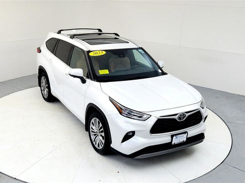 Used 2023 Toyota Highlander Platinum image 13