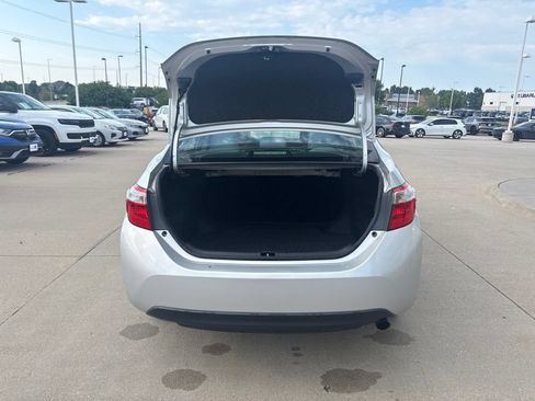 Used 2016 Toyota Corolla LE FWD image 35