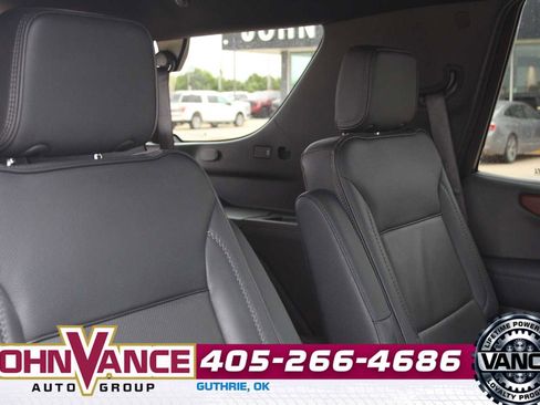 Used 2025 GMC Yukon Denali AWD/4WD image 20