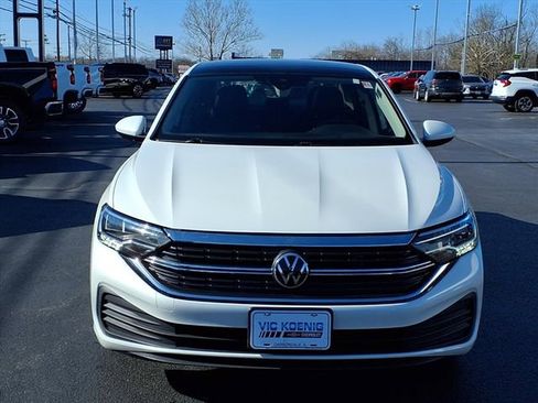 Used 2022 Volkswagen Jetta SE w/ Panoramic Sunroof Package image 23