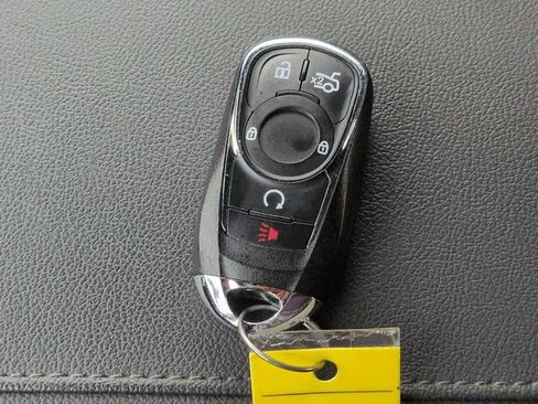 Used 2025 Buick Envista Preferred w/ Convenience II Package FWD image 26
