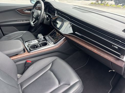 Used 2023 Audi Q8 Premium w/ Convenience Package image 3
