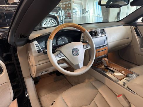 Used 2006 Cadillac XLR RWD image 19