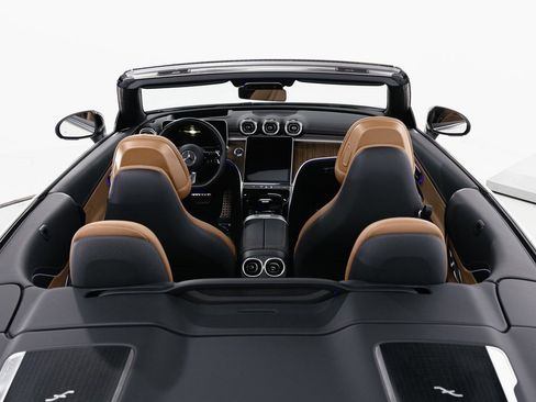 Used 2024 Mercedes-Benz CLE 300 4MATIC Cabriolet image 36