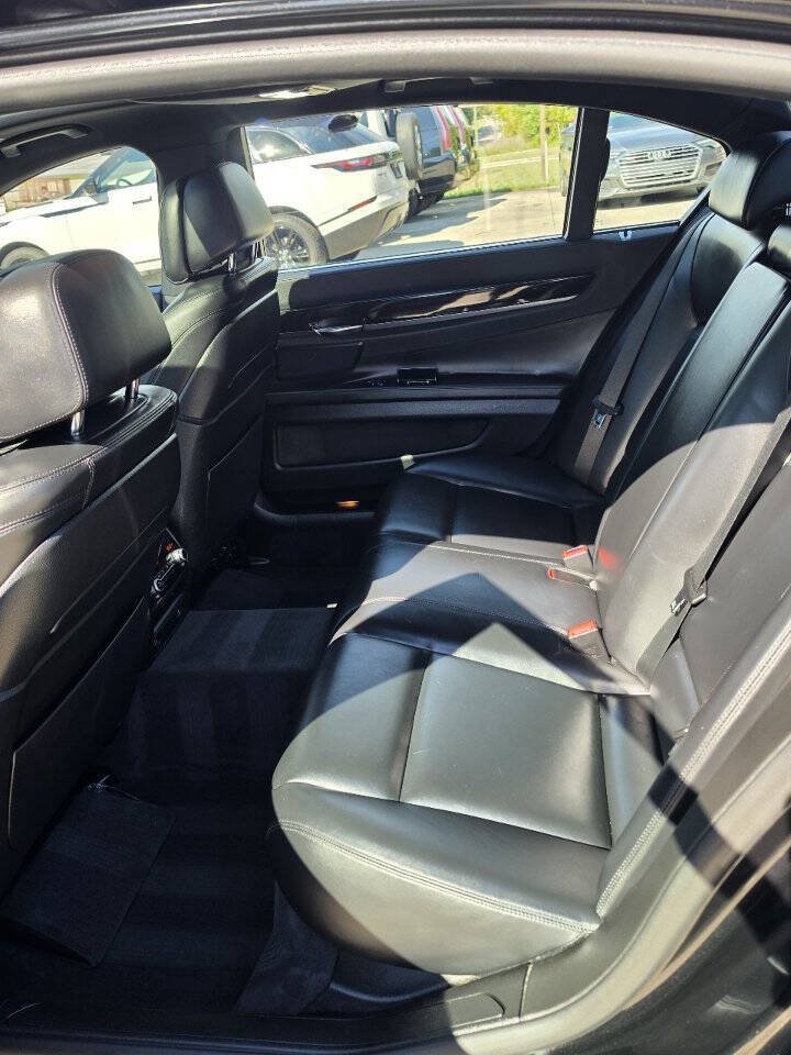 Used 2013 BMW 750Li xDrive AWD/4WD image 9