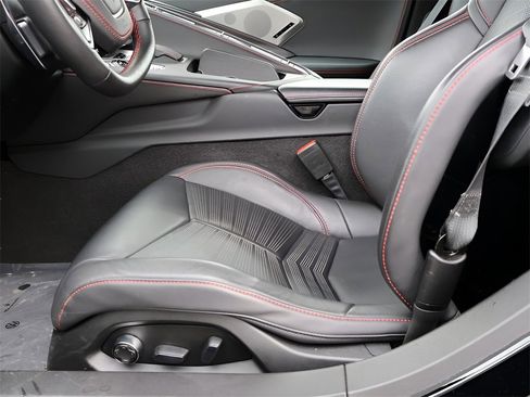 Used 2022 Chevrolet Corvette Stingray Premium Cpe w/ Z51 Performance Package image 36