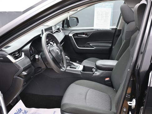 Used 2024 Toyota RAV4 XLE w/ Convenience Package FWD image 16