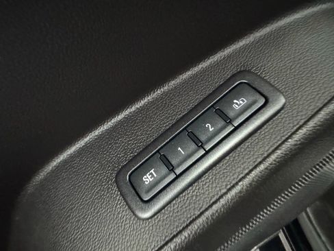 Used 2016 GMC Yukon Denali w/ Enhanced Security Package image 22