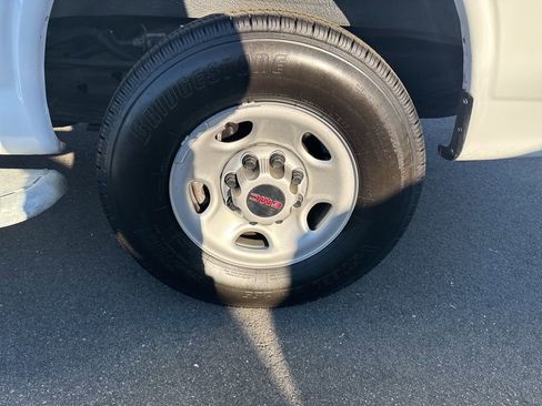 Used 2022 GMC Savana 2500 w/ Driver Convenience Package image 26