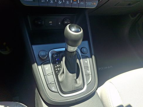Certified 2023 Hyundai Kona Limited AWD/4WD image 16
