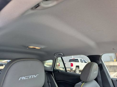 Used 2025 Chevrolet Trax ACTIV w/ Driver Confidence Package FWD image 17
