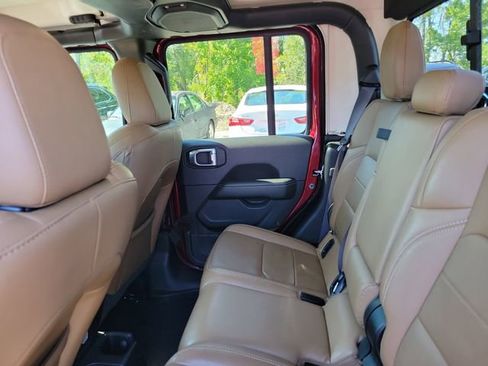 Used 2021 Jeep Gladiator Overland w/ Popular Equipment Package AWD/4WD image 28