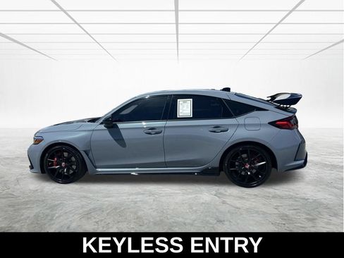 Used 2025 Honda Civic Type R image 8