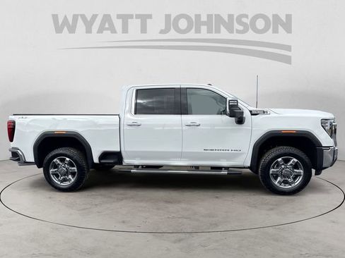 Used 2025 GMC Sierra 2500 SLT image 6