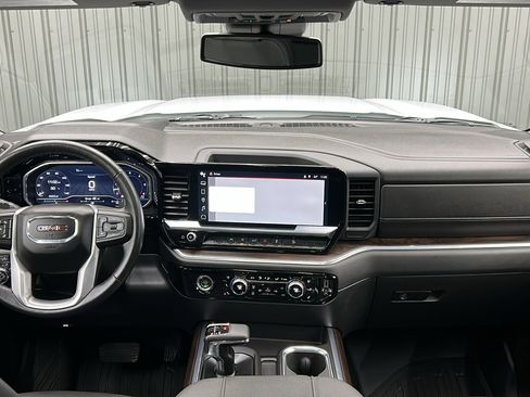 Used 2023 GMC Sierra 1500 SLT image 37