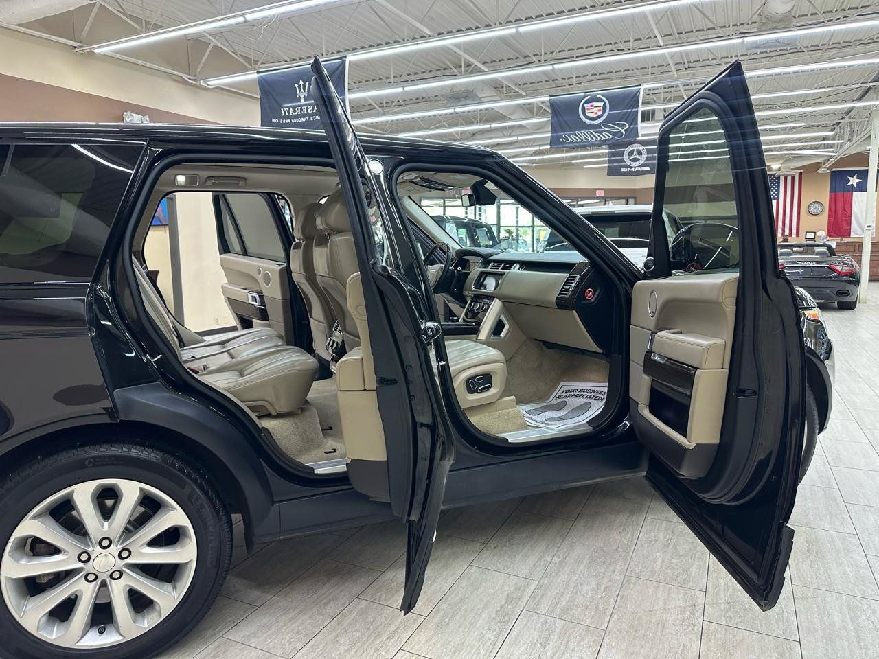 Used 2014 Land Rover Range Rover HSE AWD/4WD image 11
