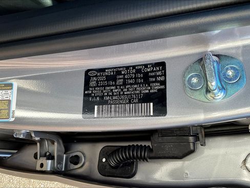 New 2025 Hyundai Elantra SEL image 8