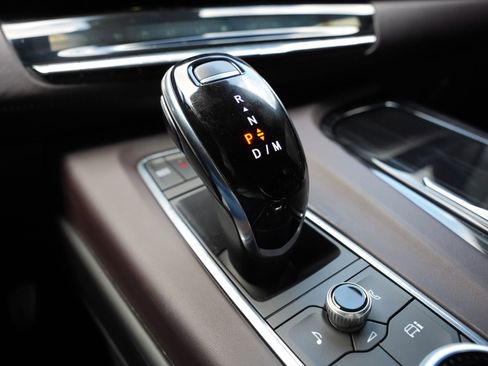 Certified 2024 Cadillac Escalade V w/ LPO, ONYX Package image 14