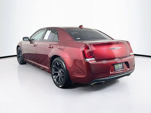 Used 2019 Chrysler 300 Touring w/ Sport Appearance Package RWD image 5