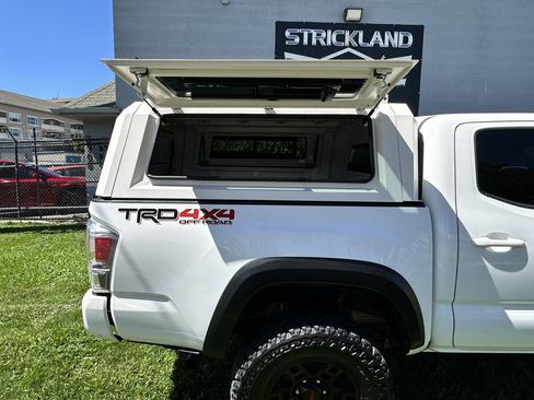 Used 2020 Toyota Tacoma TRD Off-Road w/ Technology Package AWD/4WD image 7