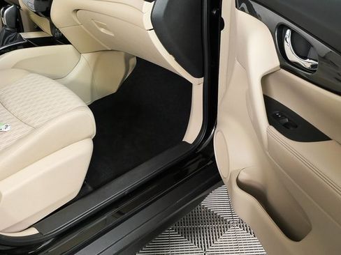 Used 2017 Nissan Rogue S image 21