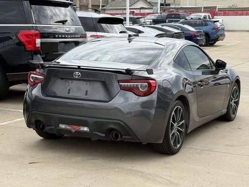 Used 2020 Toyota 86 RWD image 4