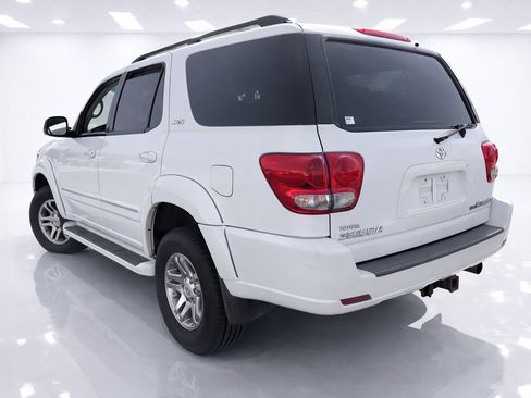 Used 2007 Toyota Sequoia SR5 w/ Preferred Pkg w/ Heated Seats AWD/4WD image 3