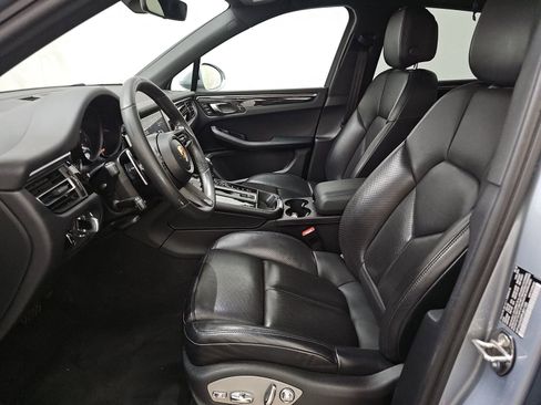 Used 2023 Porsche Macan w/ Premium Package Plus image 11