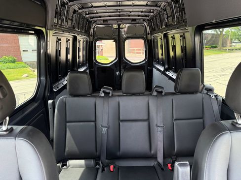 Used 2024 Mercedes-Benz Sprinter 2500 image 21