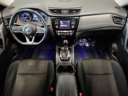 Used 2017 Nissan Rogue SV FWD image 16