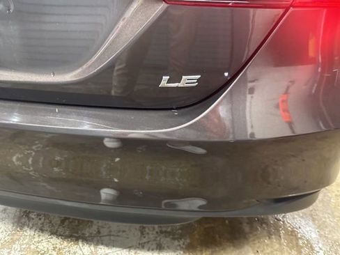 Used 2018 Toyota Camry LE FWD image 20