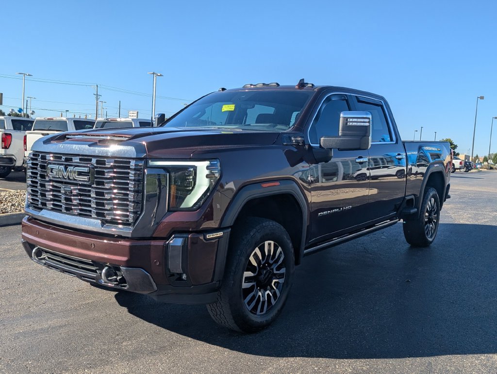 Used 2024 GMC Sierra 2500 Denali Ultimate AWD/4WD image 3