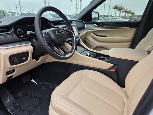 New 2026 Jeep Grand Cherokee Limited RWD image 13