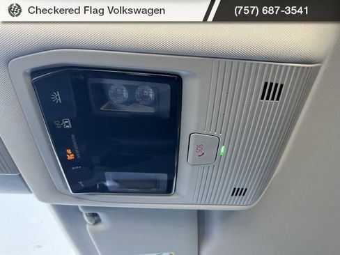 New 2025 Volkswagen Tiguan SE image 49